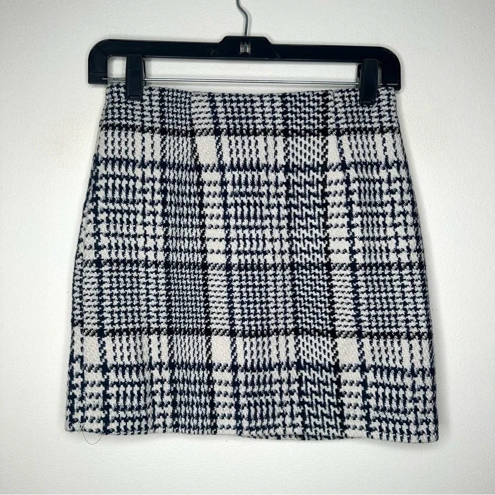 H&M Blue Black and White Tweed Mini Skirt Size 2